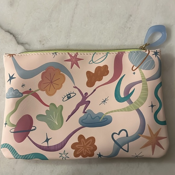 Ispy | Makeup Bag 💋💄 - Picture 2 of 5